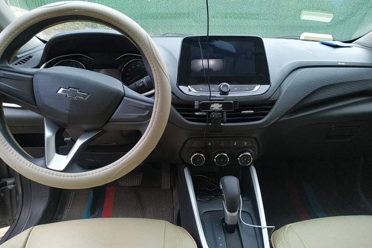 Used Chevrolet Cavalier 2020 Redline 325T Automatic Xinshang Edition Center Console