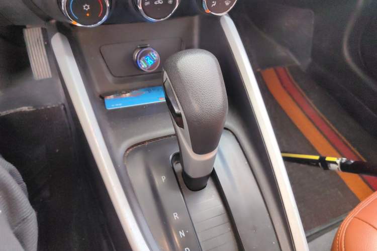 Used Chevrolet Cavalier 2020 325T Automatic Enjoyment Edition Gear Lever