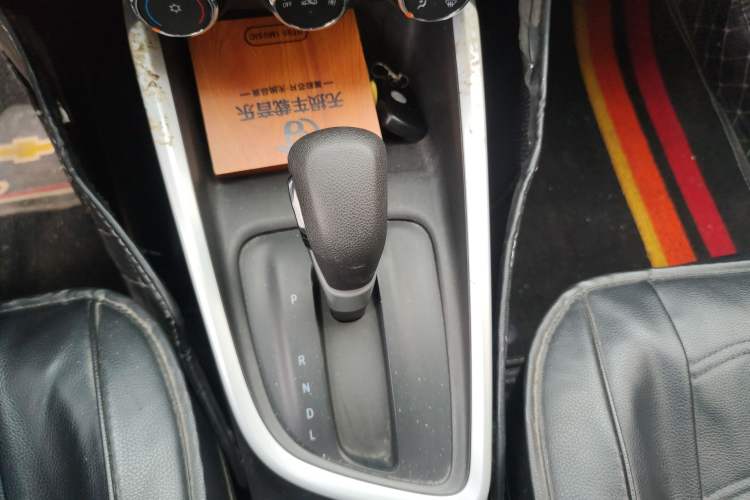 Used Chevrolet Cavalier 2020 Redline 325T Automatic Xinshang Edition Gear Lever