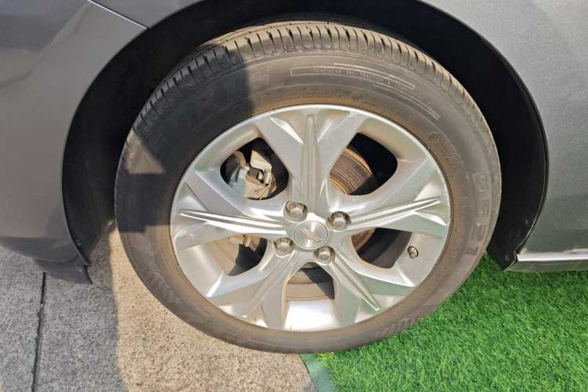 Used Chevrolet Cavalier 2020 325T Automatic Enjoyment Edition Left Front Wheel Hub