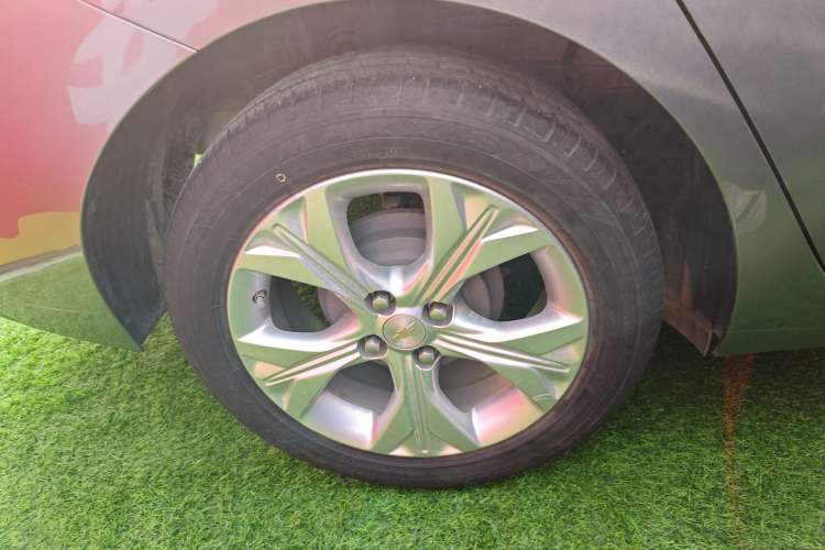 Used Chevrolet Cavalier 2020 325T Automatic Enjoyment Edition Right Rear Wheel Hub