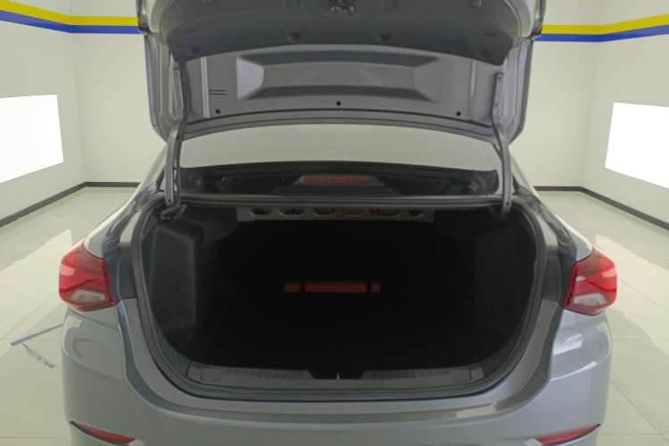 Used Chevrolet Cavalier 2020 Redline 325T Automatic Xinshang Edition China VI Standard Trunk