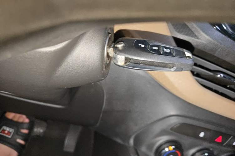 Used Chevrolet Cavalier 2020 Redline 325T Automatic Xinyao Edition China VI Standard Vehicle Key