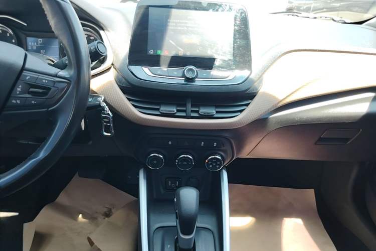 Used Chevrolet Cavalier 2020 Redline 325T Automatic Xinyao Edition China VI Standard Audio And AC Panel