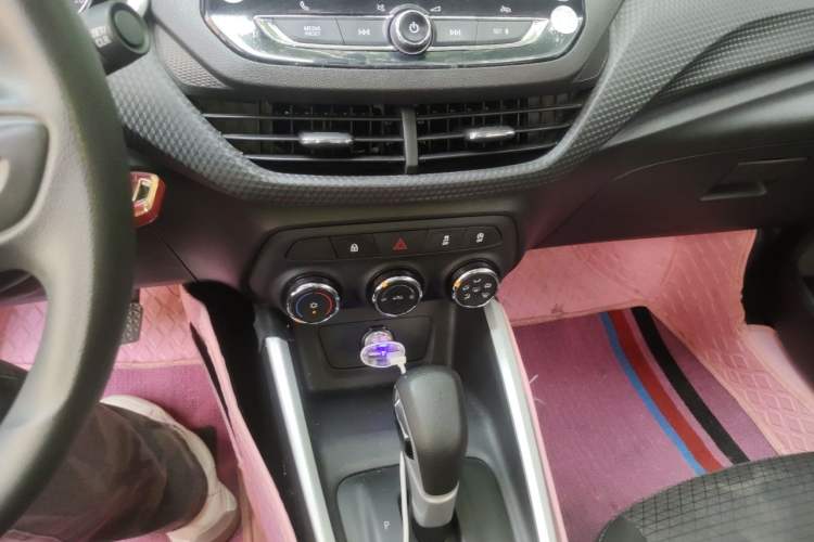 Used Chevrolet Cavalier 2020 325T Automatic Enjoyment Edition Audio And AC Panel