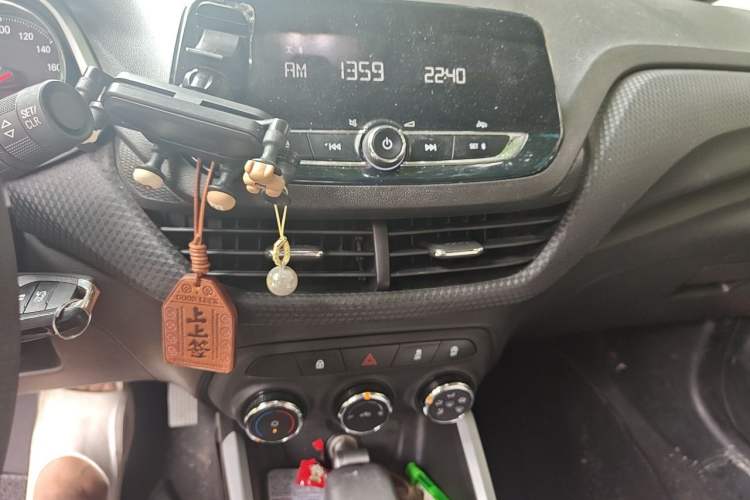 Used Chevrolet Cavalier 2020 325T Automatic Enjoyment Edition Audio And AC Panel