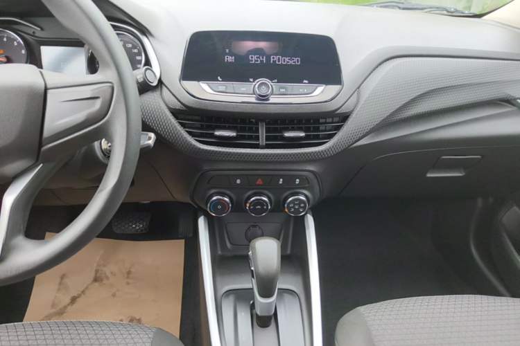 Used Chevrolet Cavalier 2020 325T Automatic Enjoyment Edition Audio And AC Panel