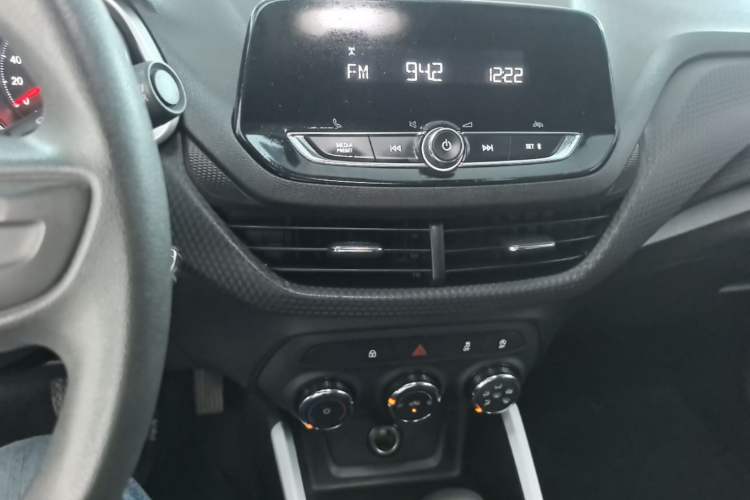 Used Chevrolet Cavalier 2020 325T Automatic Enjoyment Edition Audio And AC Panel