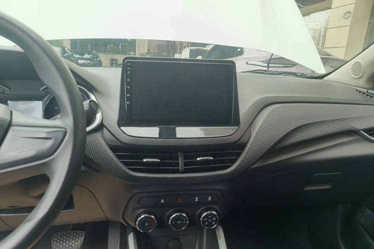 Used Chevrolet Cavalier 2020 325T Automatic Enjoyment Edition Audio And AC Panel
