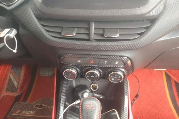 Used Chevrolet Cavalier 2020 325T Automatic Enjoyment Edition Audio And AC Panel