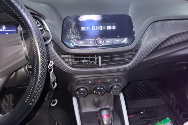 Used Chevrolet Cavalier 2020 325T Automatic Enjoyment Edition Audio And AC Panel