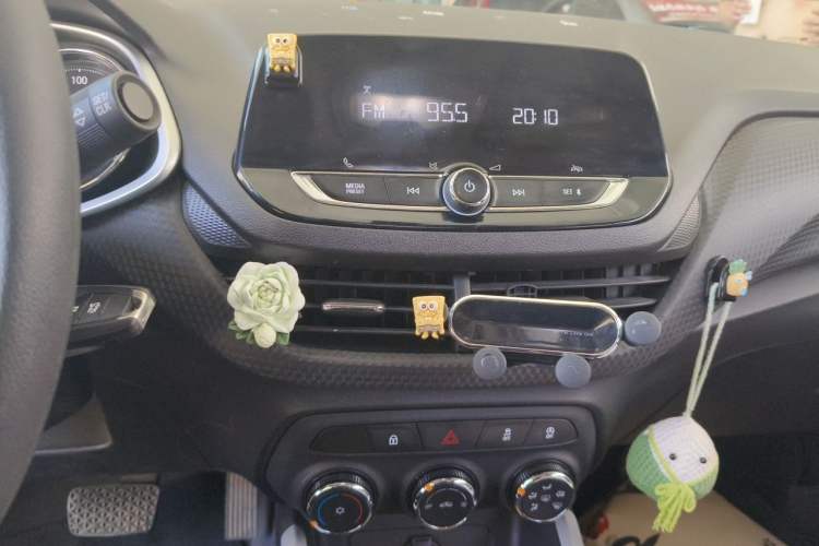 Used Chevrolet Cavalier 2020 325T Automatic Enjoyment Edition Audio And AC Panel