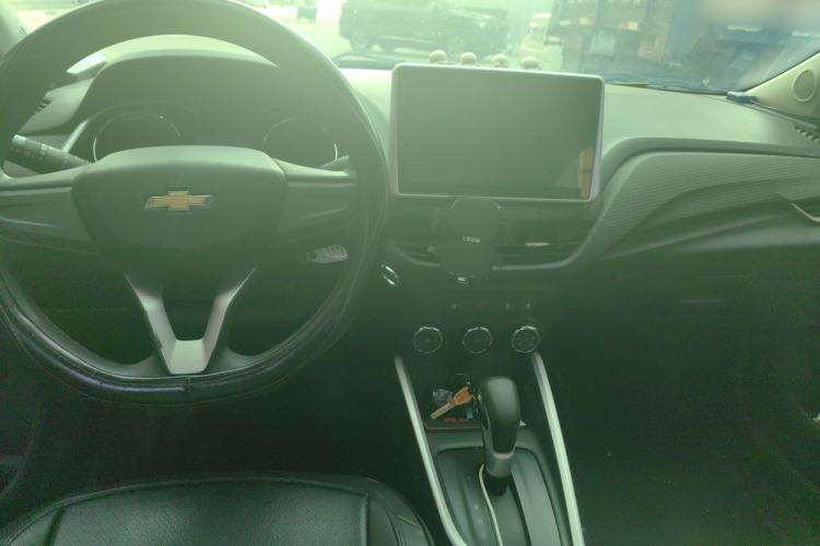 Used Chevrolet Cavalier 2020 325T Automatic Enjoyment Edition Center Console