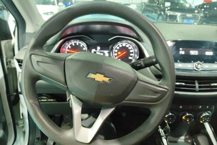 Used Chevrolet Cavalier 2020 325T Automatic Enjoyment Edition Center Console