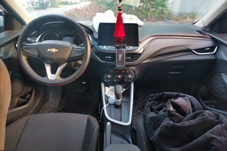 Used Chevrolet Cavalier 2020 325T Automatic Enjoyment Edition Center Console