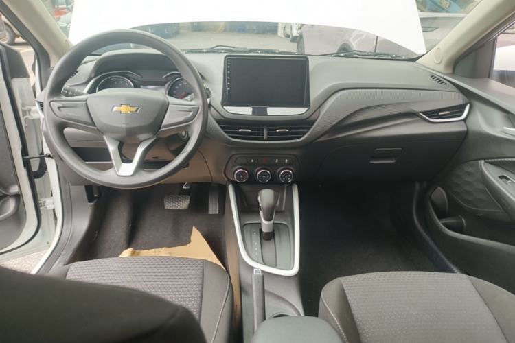 Used Chevrolet Cavalier 2020 325T Automatic Enjoyment Edition Center Console