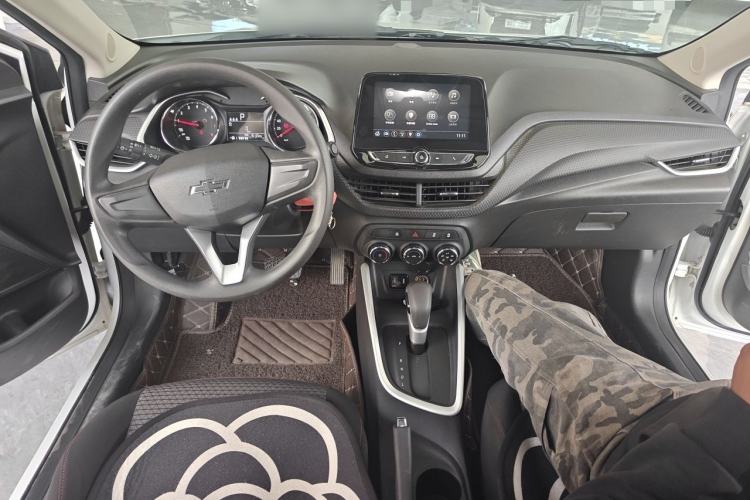Used Chevrolet Cavalier 2020 Redline 325T Automatic Xinshang Edition China VI Standard Center Console