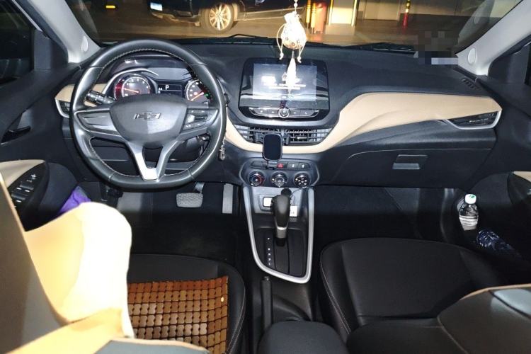 Used Chevrolet Cavalier 2020 Redline 325T Automatic Xinyao Edition China VI Standard Center Console
