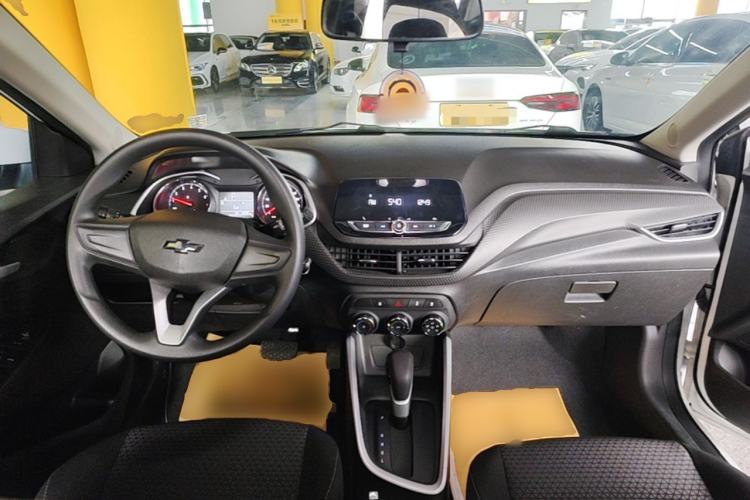 Used Chevrolet Cavalier 2020 325T Automatic Enjoyment Edition Center Console
