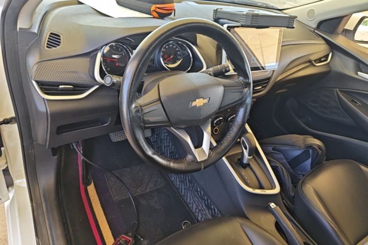 Used Chevrolet Cavalier 2020 325T Automatic Enjoyment Edition Center Console