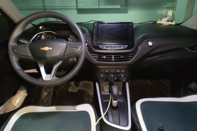 Used Chevrolet Cavalier 2020 325T Automatic Enjoyment Edition Center Console
