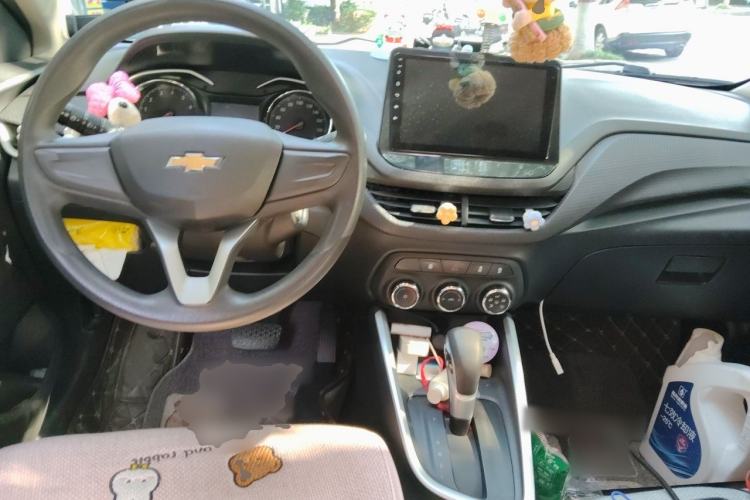 Used Chevrolet Cavalier 2020 325T Automatic Enjoyment Edition Center Console