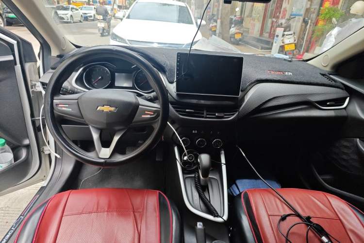 Used Chevrolet Cavalier 2020 325T Automatic Enjoyment Edition Center Console