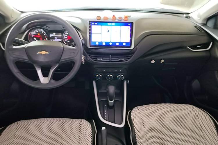 Used Chevrolet Cavalier 2020 325T Automatic Enjoyment Edition Center Console