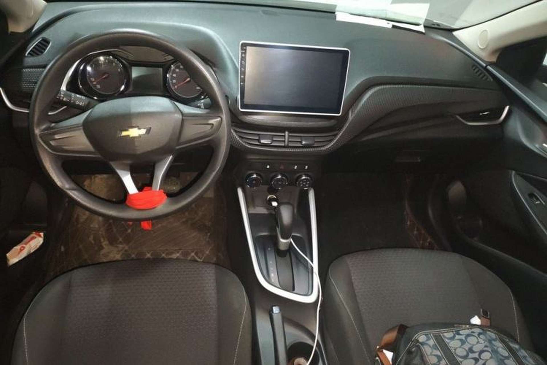 Used Chevrolet Cavalier 2020 325T Automatic Enjoyment Edition Center Console