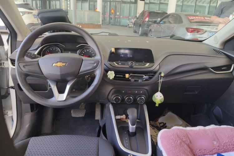 Used Chevrolet Cavalier 2020 325T Automatic Enjoyment Edition Center Console