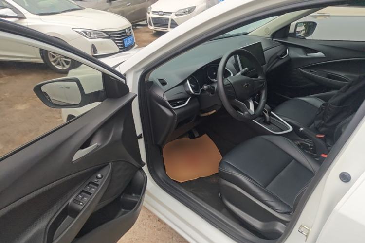 Used Chevrolet Cavalier 2020 325T Automatic Enjoyment Edition Driver Seat