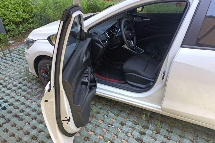 Used Chevrolet Cavalier 2020 Redline 325T Automatic Xinshang Edition China VI Standard Driver Seat