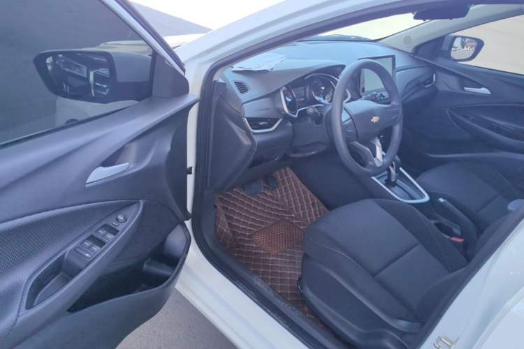 Used Chevrolet Cavalier 2020 325T Automatic Enjoyment Edition Driver Seat