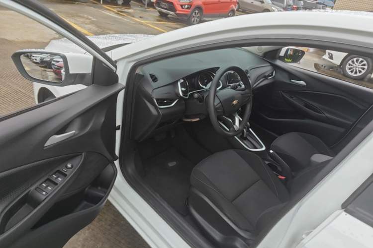 Used Chevrolet Cavalier 2020 325T Automatic Enjoyment Edition Driver Seat