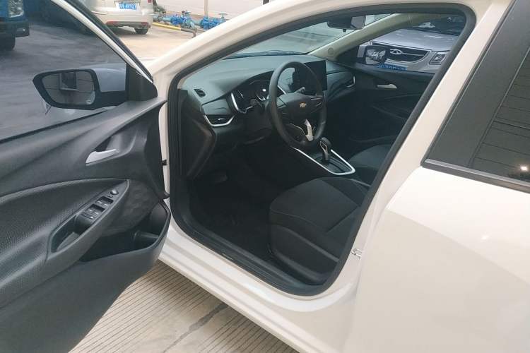 Used Chevrolet Cavalier 2020 325T Automatic Enjoyment Edition Driver Seat