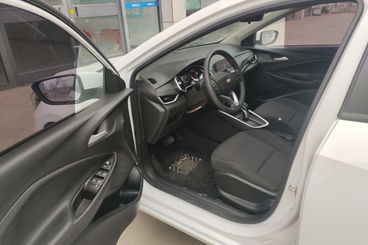 Used Chevrolet Cavalier 2020 325T Automatic Enjoyment Edition Driver Seat