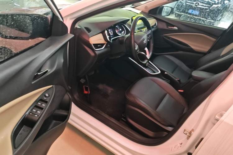 Used Chevrolet Cavalier 2020 Redline 325T Automatic Xinyao Edition China VI Standard Driver Seat