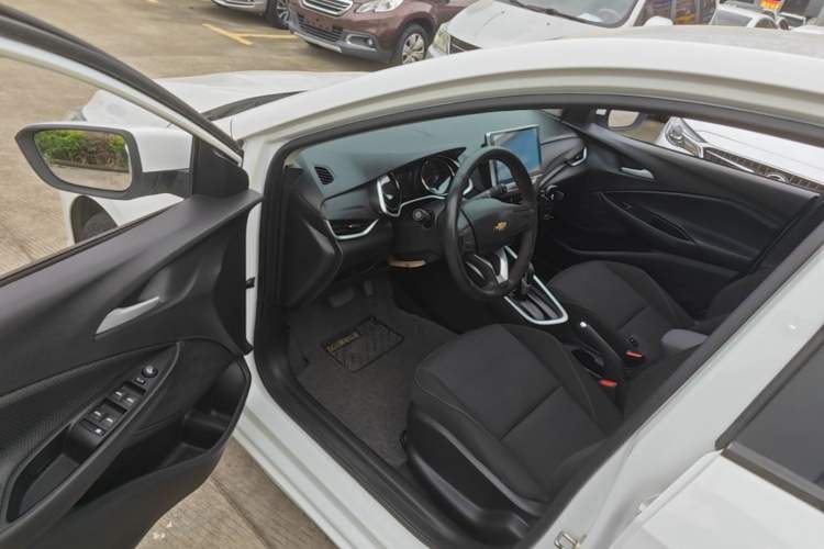Used Chevrolet Cavalier 2020 325T Automatic Enjoyment Edition Driver Seat