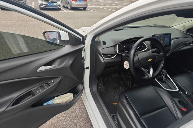 Used Chevrolet Cavalier 2020 325T Automatic Enjoyment Edition Driver Seat