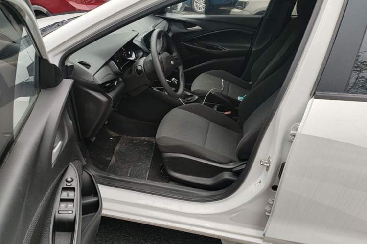 Used Chevrolet Cavalier 2020 320 Manual Enjoyment Edition Driver Seat