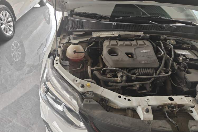 Used Chevrolet Cavalier 2020 Redline 325T Automatic Xinshang Edition China VI Standard Engine Bay Right
