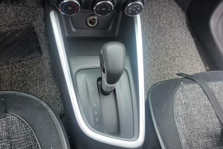 Used Chevrolet Cavalier 2020 325T Automatic Enjoyment Edition Gear Lever