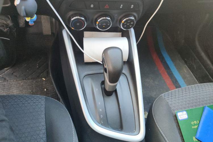 Used Chevrolet Cavalier 2020 325T Automatic Enjoyment Edition Gear Lever