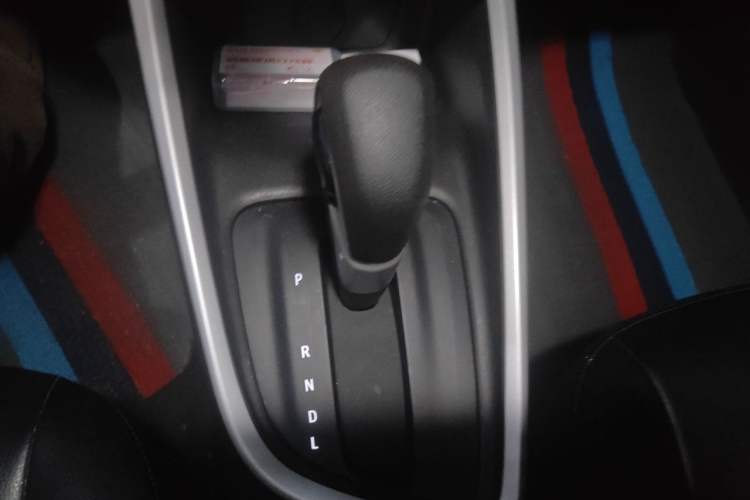 Used Chevrolet Cavalier 2020 325T Automatic Enjoyment Edition Gear Lever
