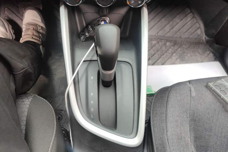 Used Chevrolet Cavalier 2020 325T Automatic Enjoyment Edition Gear Lever