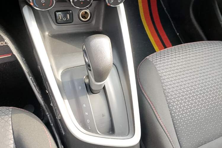 Used Chevrolet Cavalier 2020 Redline 325T Automatic Xinshang Edition China VI Standard Gear Lever