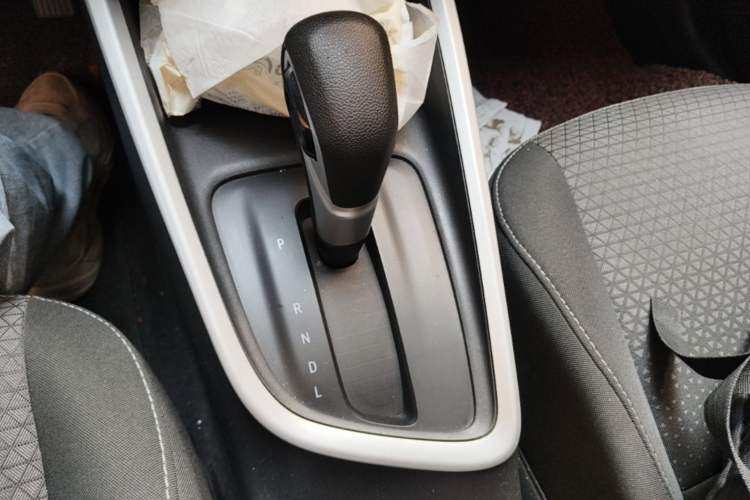 Used Chevrolet Cavalier 2020 325T Automatic Enjoyment Edition Gear Lever