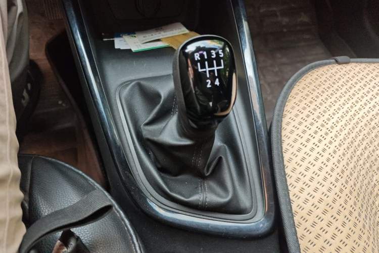 Used Chevrolet Cavalier 2020 320 Manual Enjoyment Edition Gear Lever