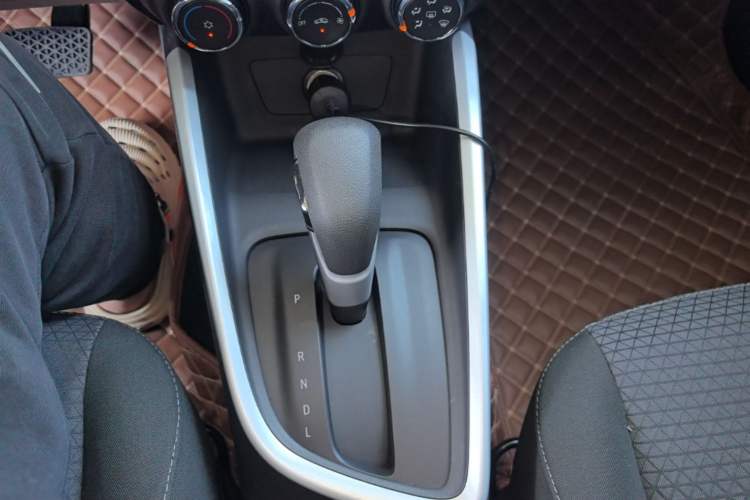 Used Chevrolet Cavalier 2020 325T Automatic Enjoyment Edition Gear Lever