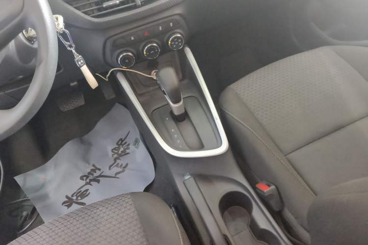 Used Chevrolet Cavalier 2020 325T Automatic Enjoyment Edition Gear Lever